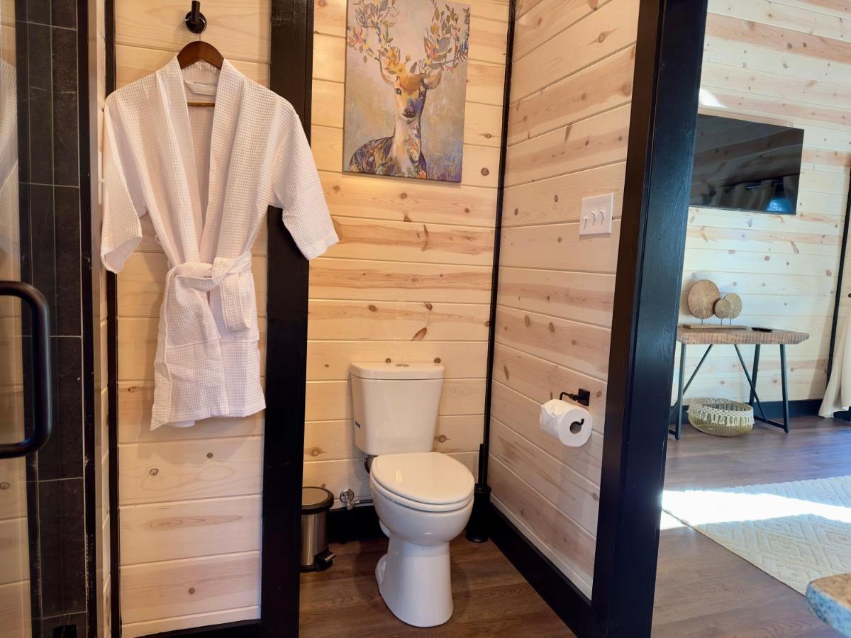 New Luxury Cabin, Hot Tub, Forest Views,Hotel Style Amenities Брокен-Боу Экстерьер фото