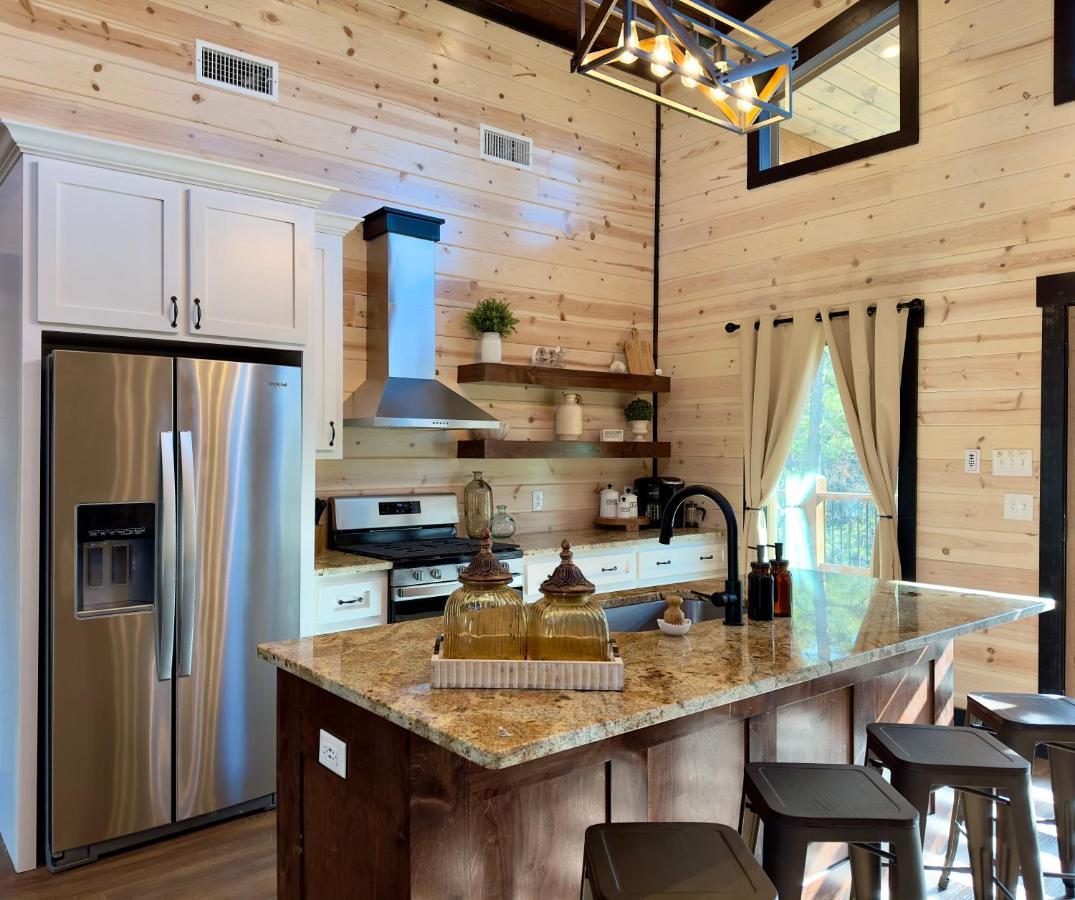 New Luxury Cabin, Hot Tub, Forest Views,Hotel Style Amenities Брокен-Боу Экстерьер фото