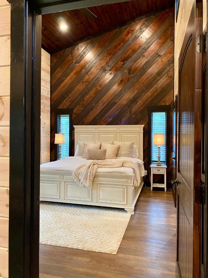 New Luxury Cabin, Hot Tub, Forest Views,Hotel Style Amenities Брокен-Боу Экстерьер фото