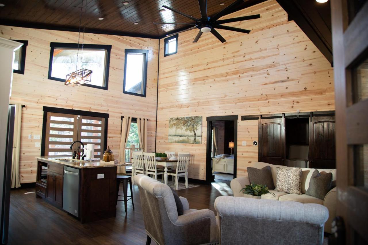 New Luxury Cabin, Hot Tub, Forest Views,Hotel Style Amenities Брокен-Боу Экстерьер фото