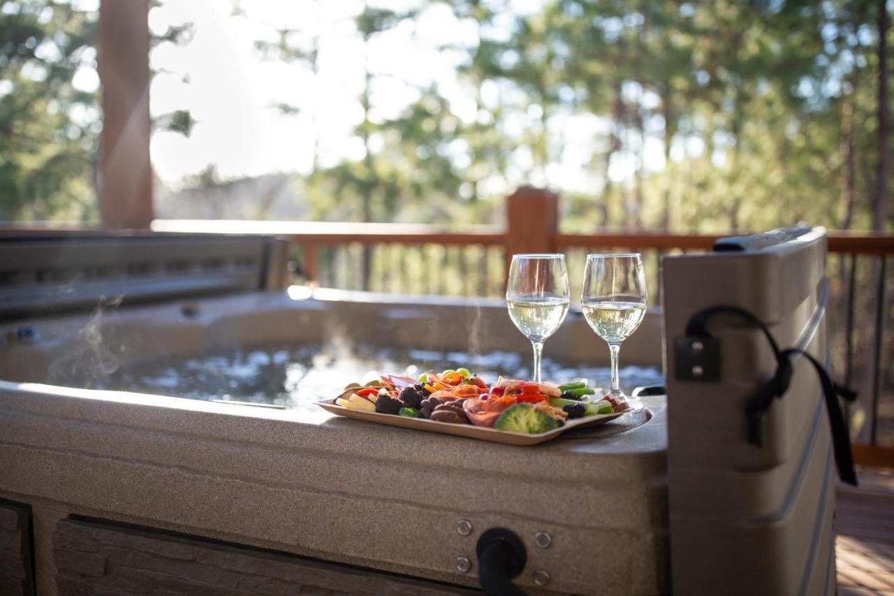 New Luxury Cabin, Hot Tub, Forest Views,Hotel Style Amenities Брокен-Боу Экстерьер фото